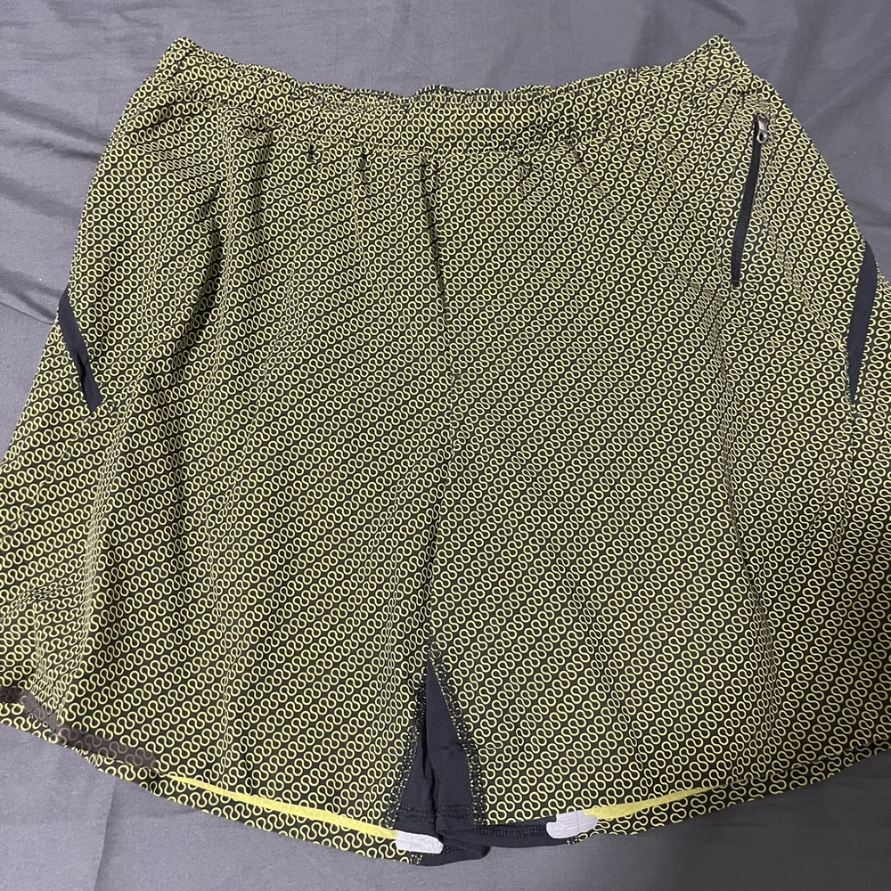 Lulu Lemon Shorts size large (good condition)